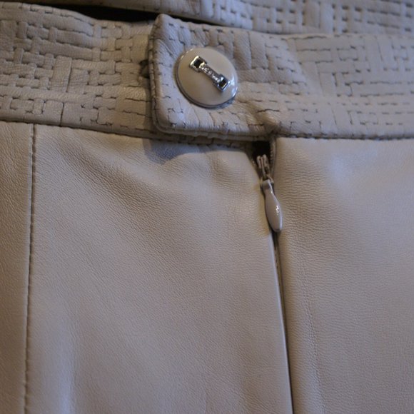 Authentic St John White Leather Suit - Picture 11 of 16